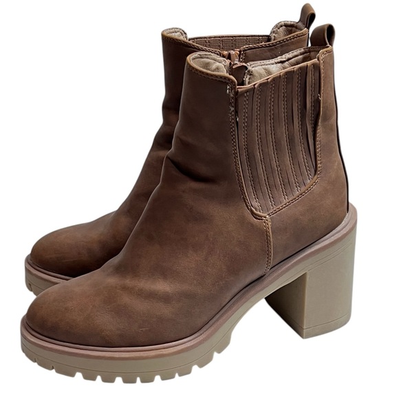 DV by Dolce Vita Jetta Brown Chunky Heel Ankle Boots with Side Zip Women’s 8.5 - Picture 2 of 16